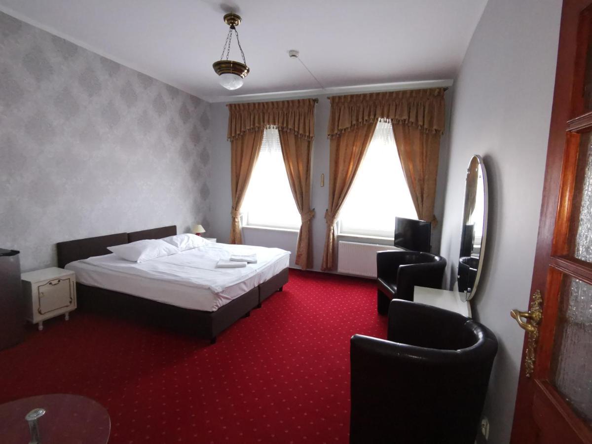 Hotel Nad Rzeczka Stary Toruń Exteriör bild