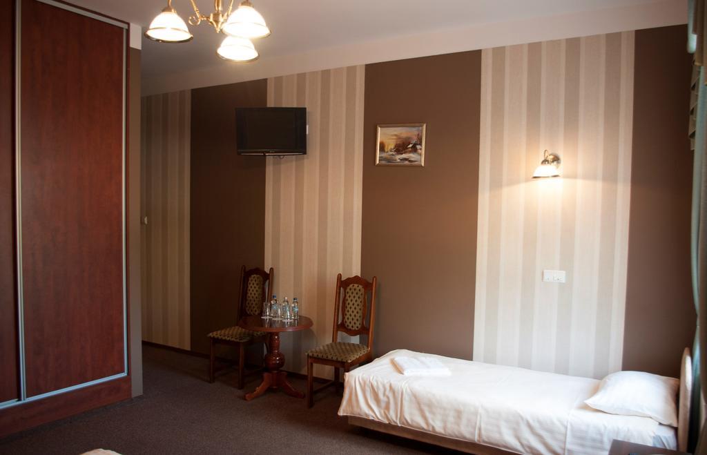 Hotel Nad Rzeczka Stary Toruń Rum bild